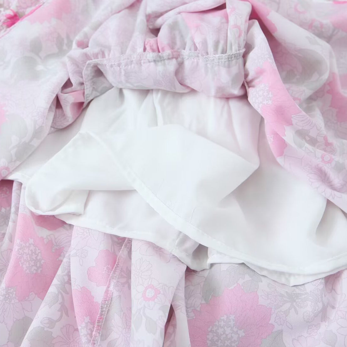 Style Women's Dress with Bubble Sleeves, Pink Floral Print, Fitted Waist Design