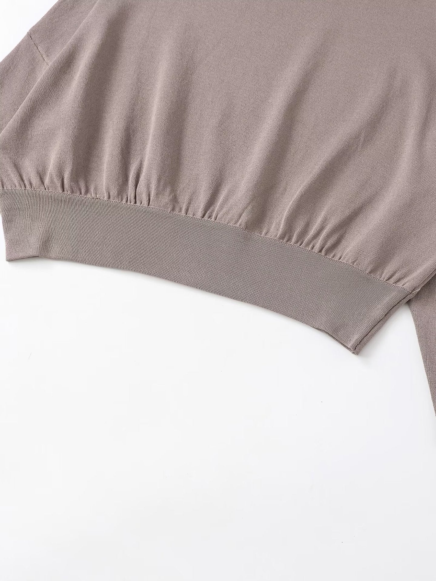 Casual soft long sleeved knitted sweater