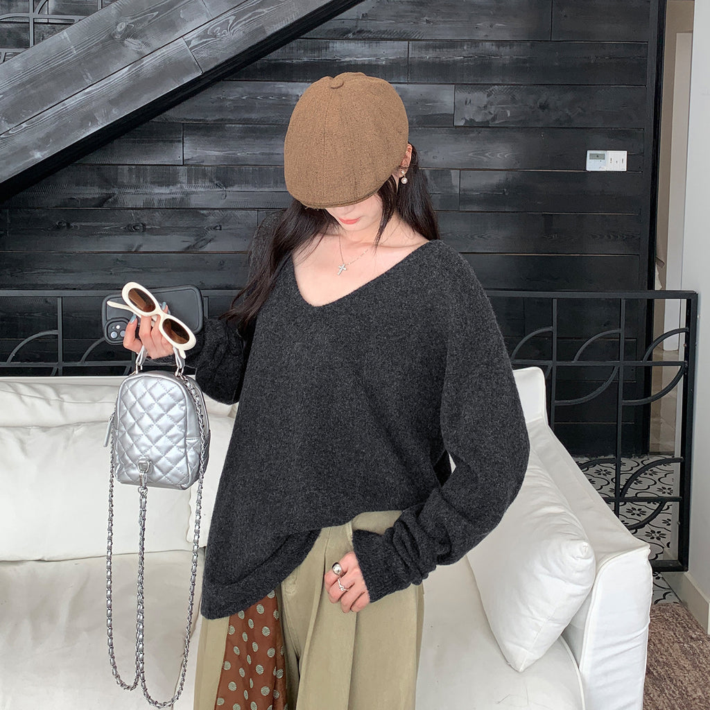 Relaxed V-Neck Pullover Knit Sweater for Women, Loose Fit, Elegant and Slimming Knit Top